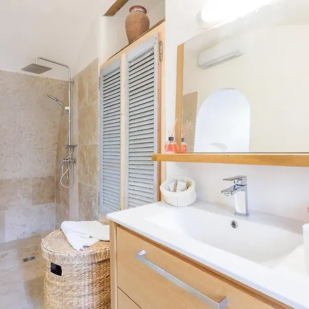 Casa Pietra - Piscine Privative Et Toit Terrasse Holiday home *